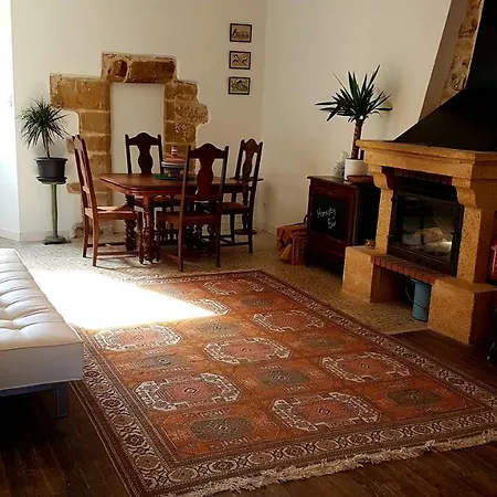 The Old Forge Apartment La Rouaudiere